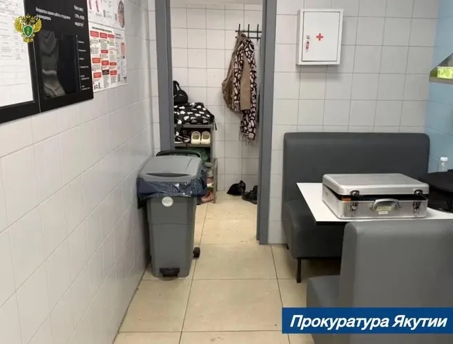 В Алдане подросток получил 5 лет колонии за убийство коллеги в пиццерии